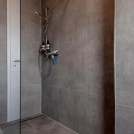 ☆ Stylisches In ☆ Direkt Am St. Antonius-hospital ☆ Zentral Gelegen