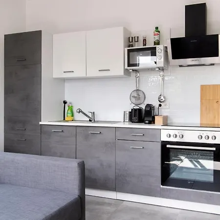 ☆ Stylisches In ☆ Direkt Am St. Antonius-hospital ☆ Zentral Gelegen *