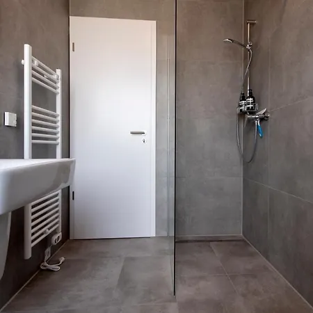 ☆ Stylisches In ☆ Direkt Am St. Antonius-hospital ☆ Zentral Gelegen * גרונאו