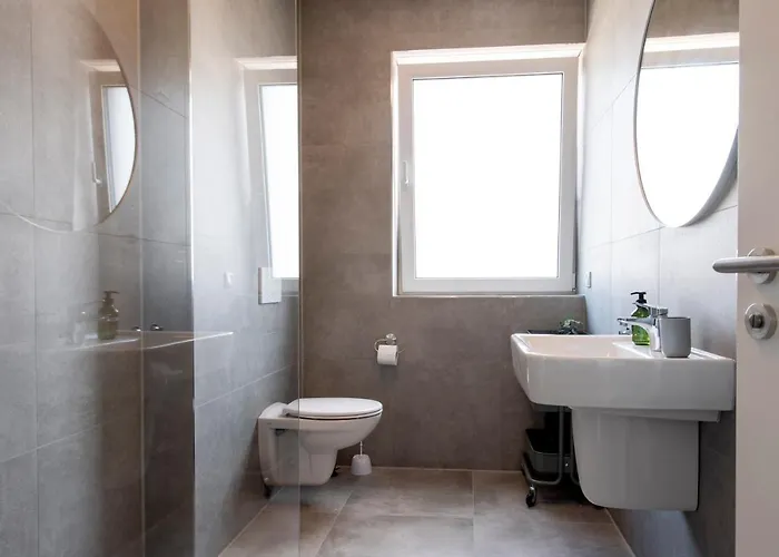 Appartamento ☆ Stylisches In ☆ Direkt Am St. Antonius-hospital ☆ Zentral Gelegen