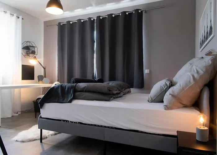 ☆ Stylisches In ☆ Direkt Am St. Antonius-hospital ☆ Zentral Gelegen *